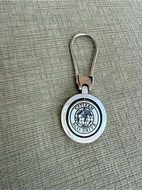 Ultra RARE Vintage Citizen
Watch Dealer Promo Two Tone
Spinner Keychain 1.5v